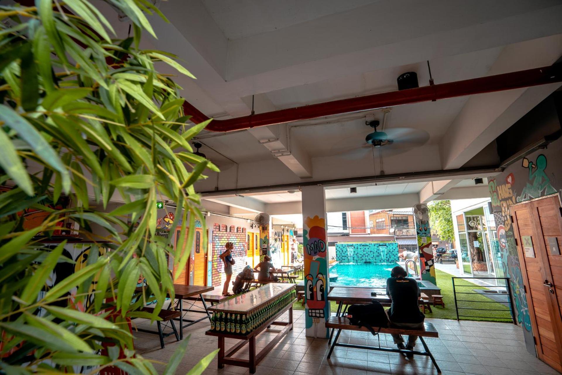 Mad Monkey Chiang Mai Exterior foto