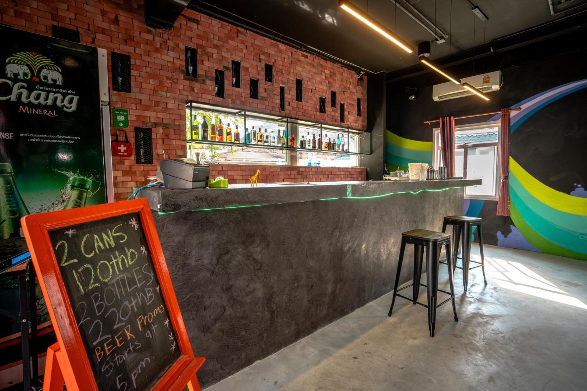 Mad Monkey Chiang Mai Exterior foto